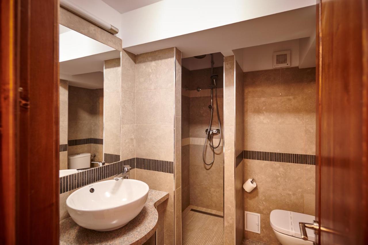 Hotel & Restaurant Sofia Сучевіца Екстер'єр фото