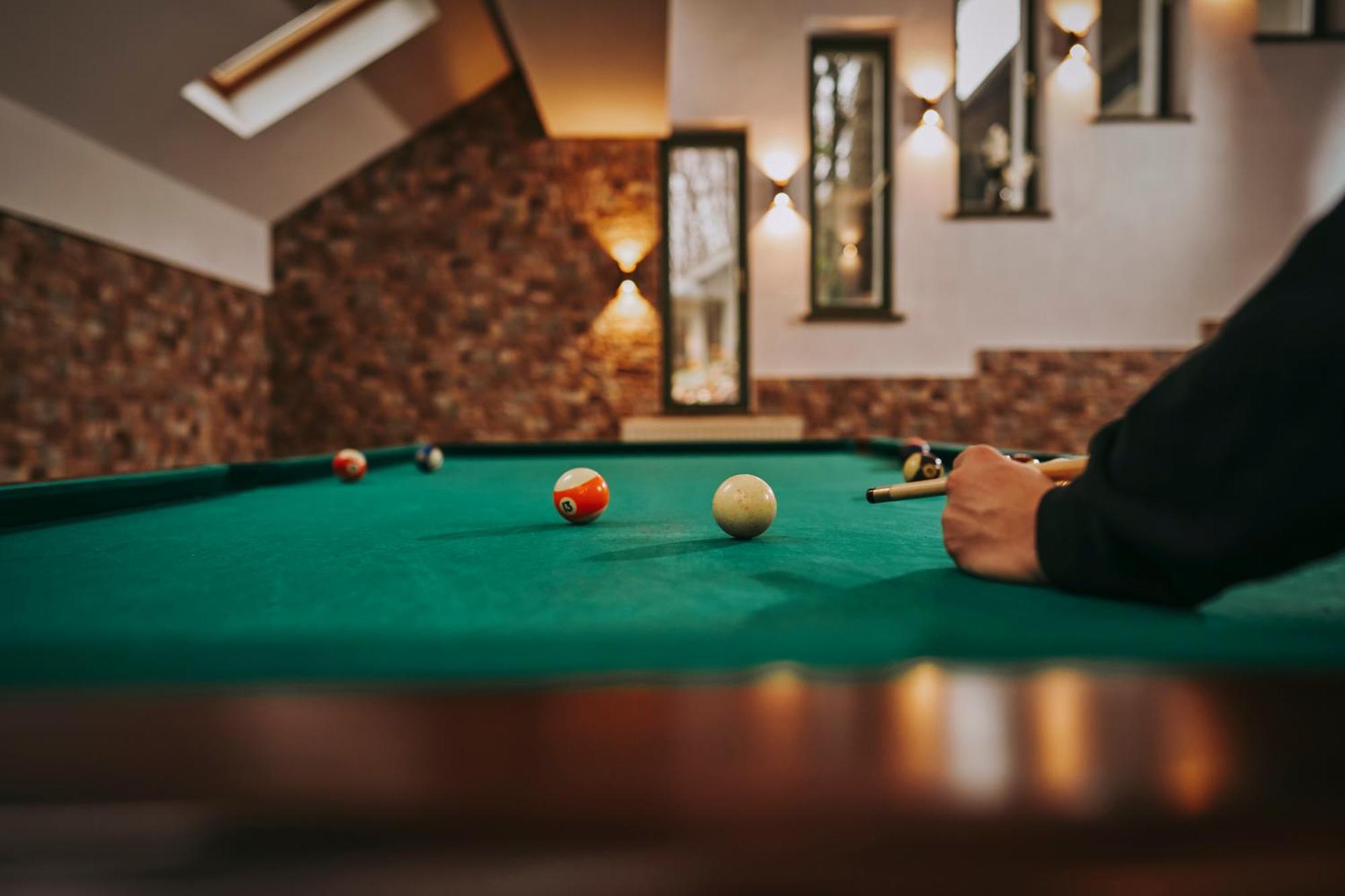 Hotel & Restaurant Sofia Сучевіца Екстер'єр фото