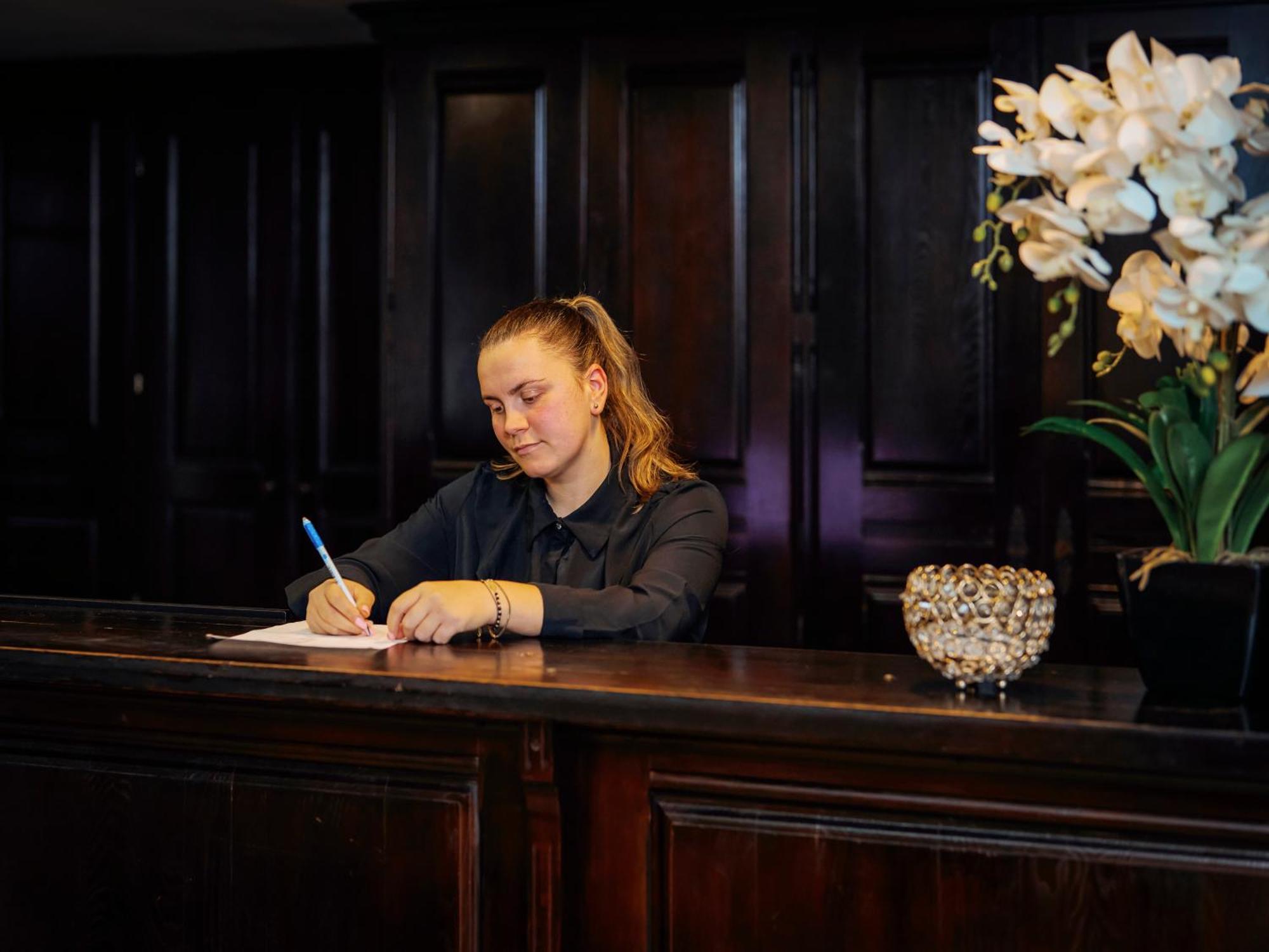 Hotel & Restaurant Sofia Сучевіца Екстер'єр фото